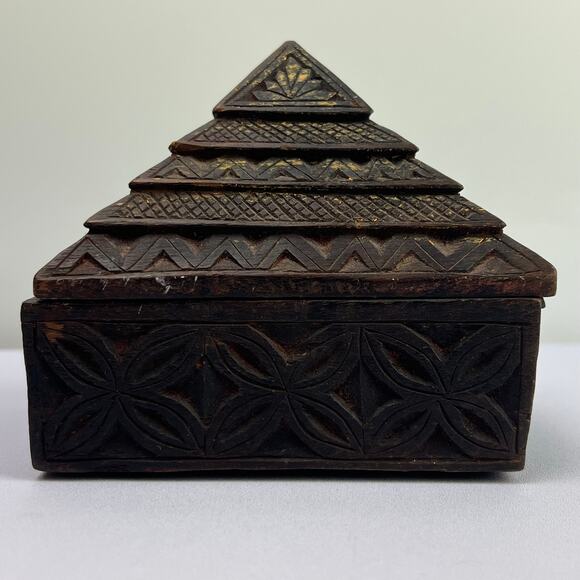 Vintage Nepalese Shaman Ritual Box Hand Carved Wood Pyramid Lid 4in Slide Top - Picture 6 of 16
